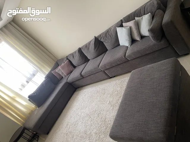 قنفات و طاولة طعام