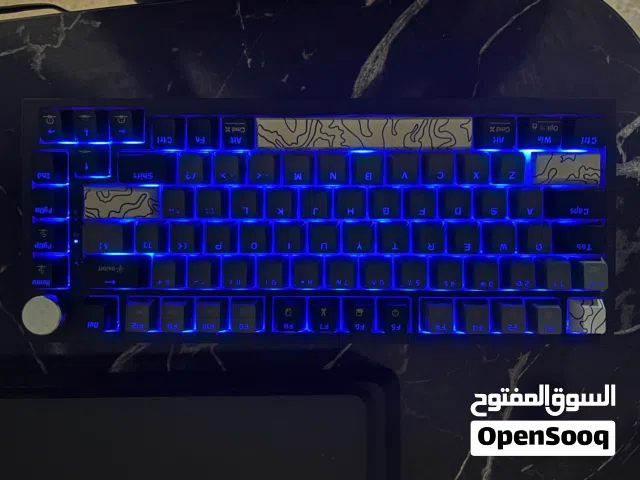 كيبورد جديد مستخدم شهر بحاله الوكاله سويتش احمر نضيففف نخب اول