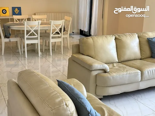 فيلا للايجار السنوي الرابيه فارغه أو مفروشه