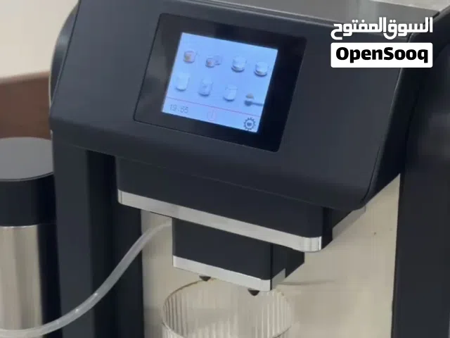 آلة قهوة فخمة... نكهة تليق بذوق راقٍ