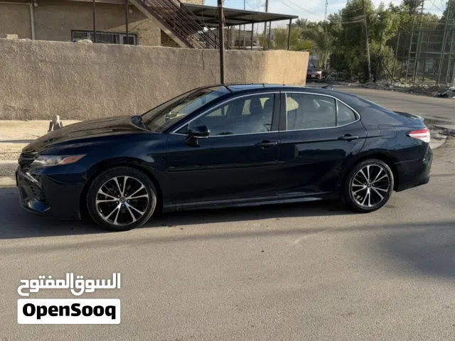 2020 تويوتا كامري SE