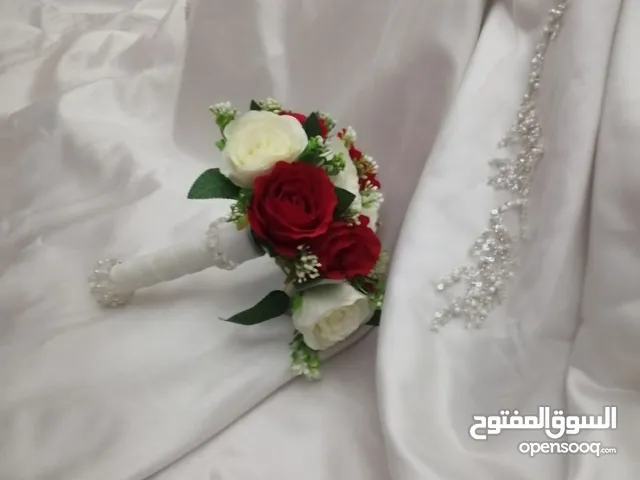 مسكة عروس بوكيه ورد للبيع أو للإيجار حسب الطلب