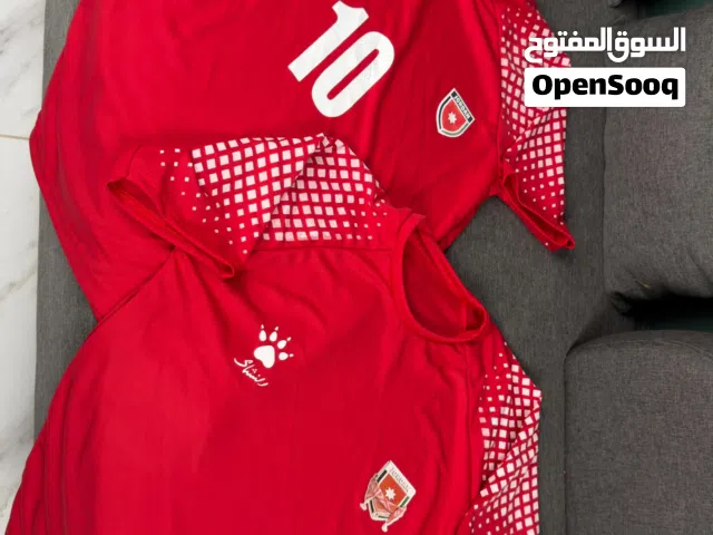تي شيرت المنتخب رجالي ستاتي احمر ابيض اسود عرض تلات سوا ب10 دنانير وتوصيل مجاني