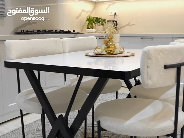 ميز طعام للبيع