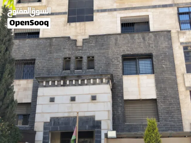 شقة بإطلالة رائعة في أجمل أحياء تلاع العلي للبيع بسعر مغري من المالك مباشرة