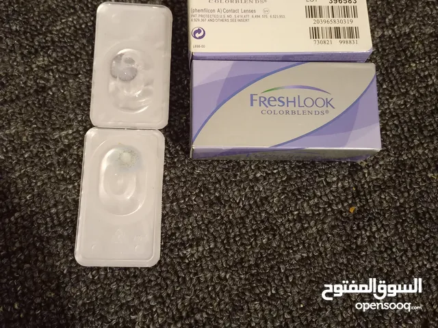 عدسات العين