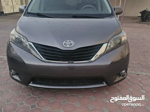 Toyota Sienna 2011 in Sharjah