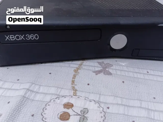 جهاز اكس بوكس من صربيا استعمال نظيف مش مهكر فيه 32لعبه و يمكن تنقيص السعر