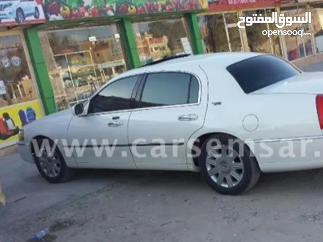 Used Lincoln Town Car in Ras Al Khaimah