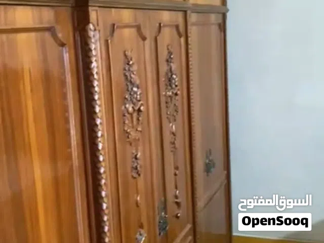 غرفة نوم دمياطى خشب زان اصلى بحالة ممتازة وبسعر مغرى للبيع لدواعي السفر