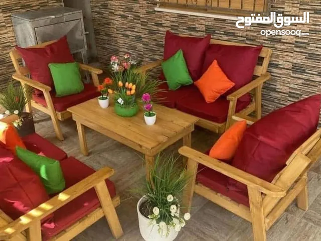 4 مقاعد وطاوله وسط والفرش 1 مجوز + 2 مفرد+ طاوله وسط + الفرش لتكن مميزاً ، ابحث عن الأفضل