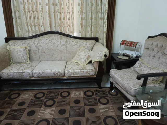 طقم كنب بحاله ممتازه