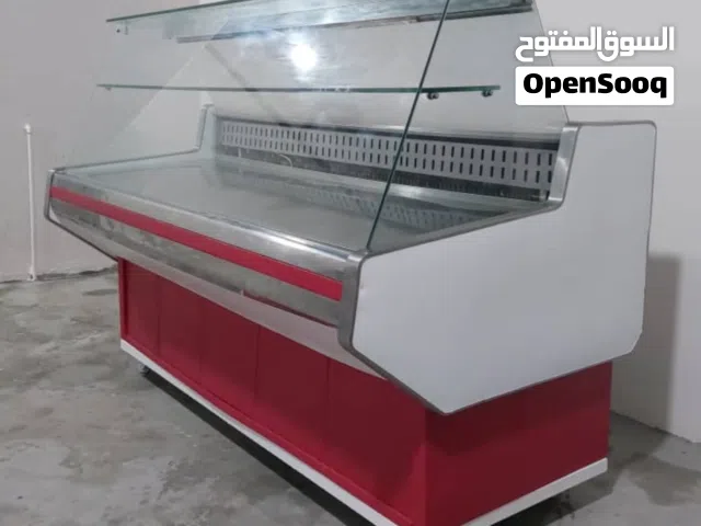 ثلاجة عرض استعمال نظيف حجم 2 متر يوجد مكان للتخزين