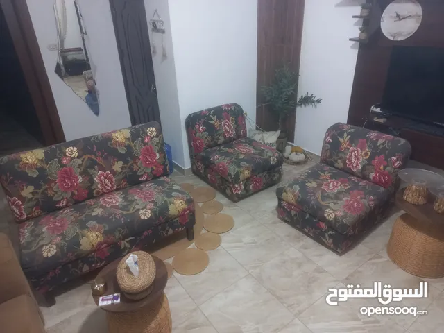 3 اطقم كنب مستعمل للبيع بحالة جيده بسعر 250