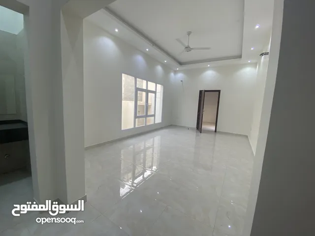 410 m2 5 Bedrooms Villa for Sale in Muscat Al Khoud