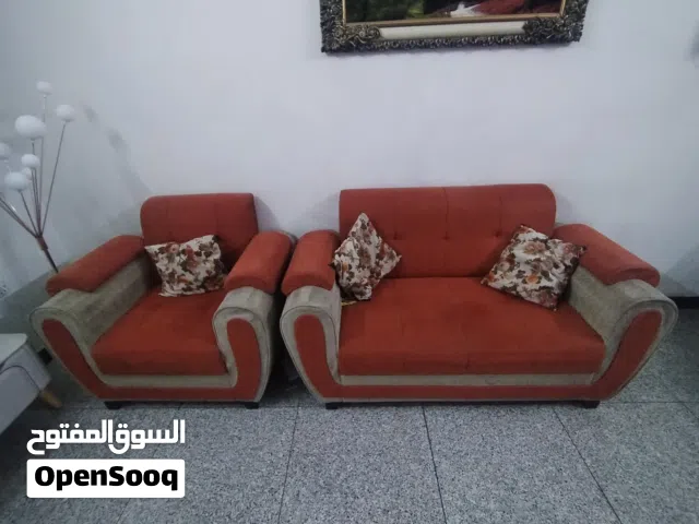 تخم قنفات نظافة 70 % عبارة عن كرسيين وقنفة 3 نفرات وقنفة نفرين مع ميز بلازمه