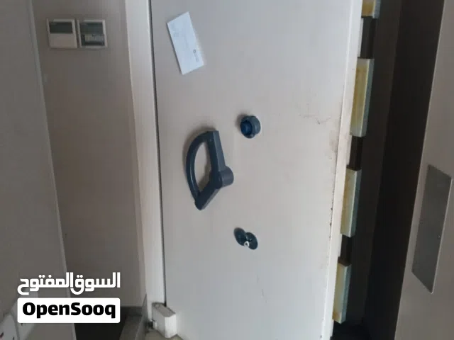 قاصات أجنبية أحجام مختلفه أسعار مختلفه المحسناوي للقاصات نقل بيع وشراء القاصات بجميع انواعها واحجامه