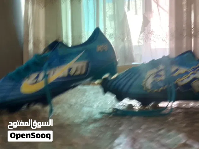 بوط رياضي كرة قدم سريع ومريح Aj