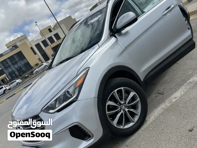 2017 هيونداي سنتافي Standard
