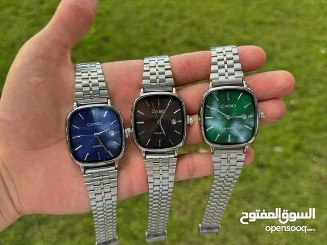 ساعات معدنية جديدة