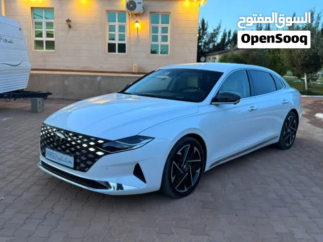 2022 Hyundai Azera Standard