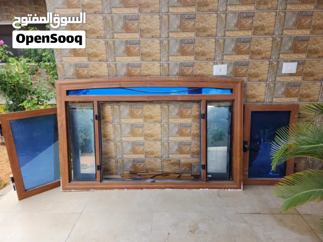 روشن بفسي  خشبي عرضه 1.77 و طول 1.08كيف مقضوض استعمال نضيف السعر 750 قابل للنقاش انشالله تواصل واتس.