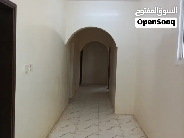 200 m2 3 Bedrooms Apartments for Rent in Al Sharqiya Ibra
