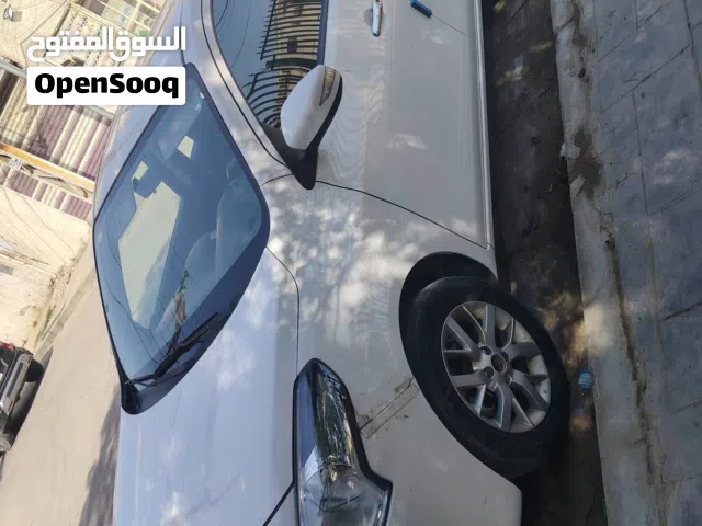 2023 نيسان صني SL