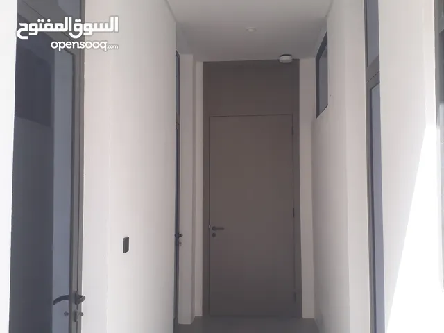 صباغ مصري خبرة في مجال الدهانات وعزال الأسطح من أشعة الشمس والحرارة والأمطار وتر بروف وعمل الرطوبة