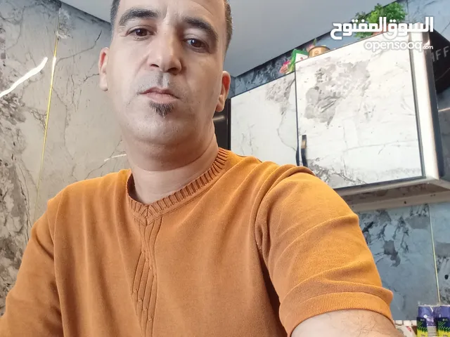 سائق سيارة ى عايلة