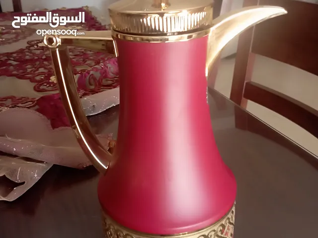 دلة قهوة و2 مضايف وفناجين شبه جديد