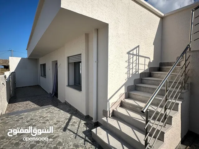 فيلا ارضية جديدة للبيع دقيقة على البحر كل الاوراق موجود بسعر فرصة