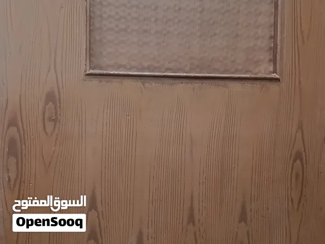 باب خشب بحالة الوكاله رداد باب بحالة الوكاله