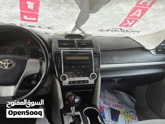 2014 تويوتا كامري SE