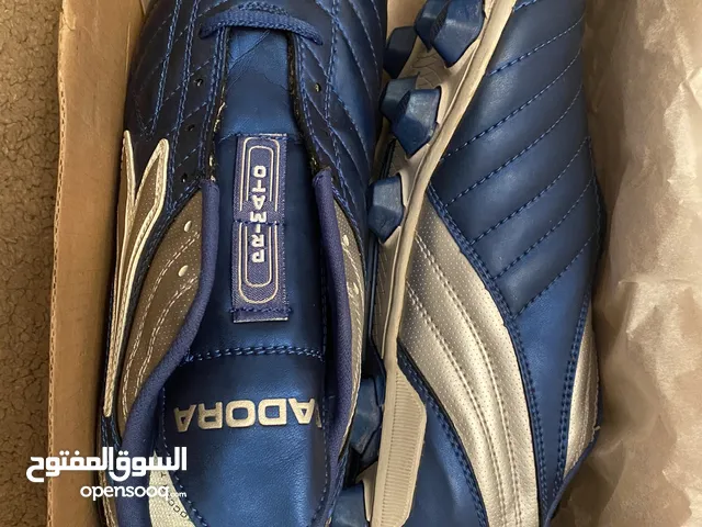 حذاءDIADORA