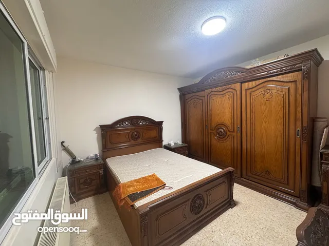 غرفة نوم مصريه " تفصيل حفر رخام وشغل مرتب بحاله ممتازه خشب بلوط