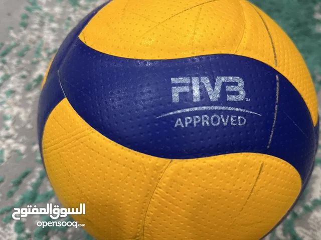 كرة طائرة للبيع