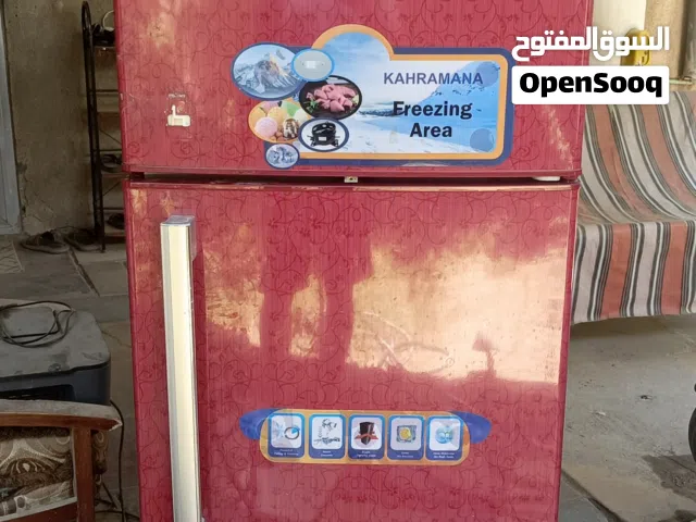 للبيع ثلاجة نظيفة وشغالة ع الفحص