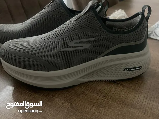 جزمة سكتشرز الأصلية مقاس 41 ultra light