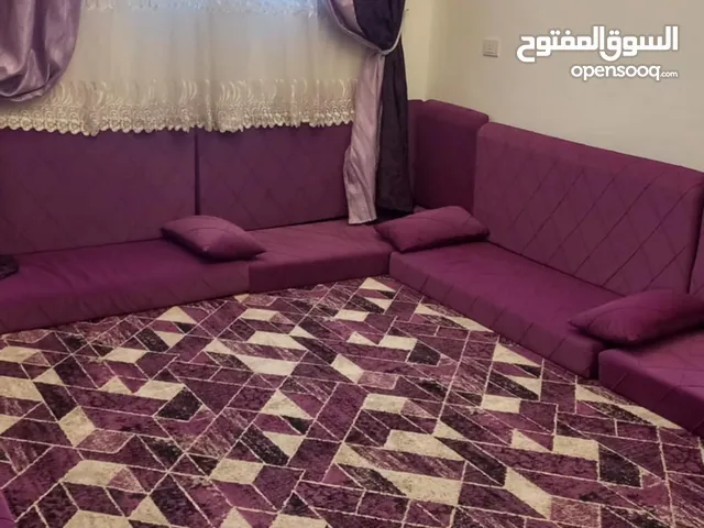 جلسة 8فرشات و8مساند و7مخاد بساط وستار