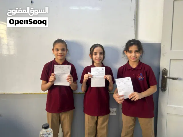 مدرس حقيبة مدرسية لجميع الصفوف وجميع المراحل التعليمية وتأسيس الطلاب