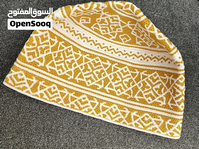 كمة خياطة فلبينية لون ذهبي