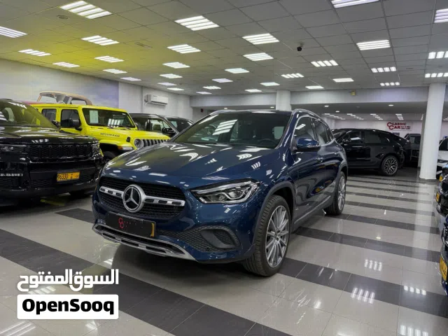 2023 مرسيدس بنز الفئة-GLA GLA 200