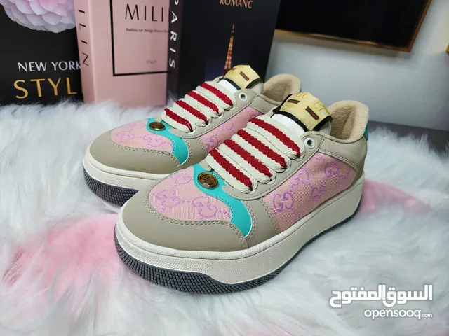 سنيكرز غوتتشي بألوان مميزة جودة عااية