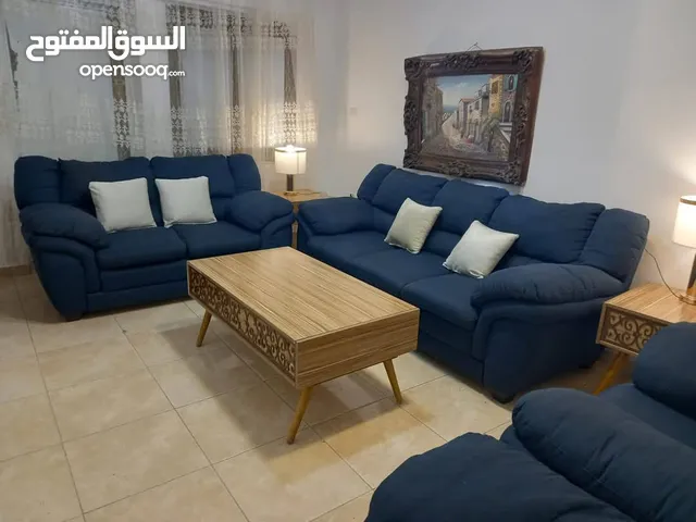 طقم كنب دب امريكي فاااخر بمواصفات عاليه الجودة سبعة مقاعد ثلاثية وثنائية ومفرد عدد 2 قماش ام