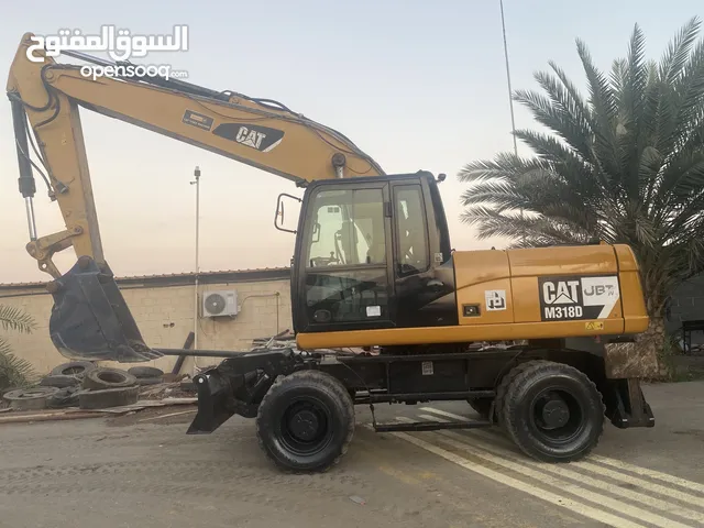Cat excavator 2015 model good condition for sale Barka Muscat Oman......................