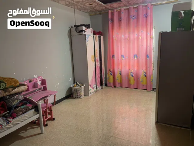 شقه الايجار غرفتين نوم معا صاله مطبخ حمام طابق ثاني على شارع العالم قرب وكيله ام فواد