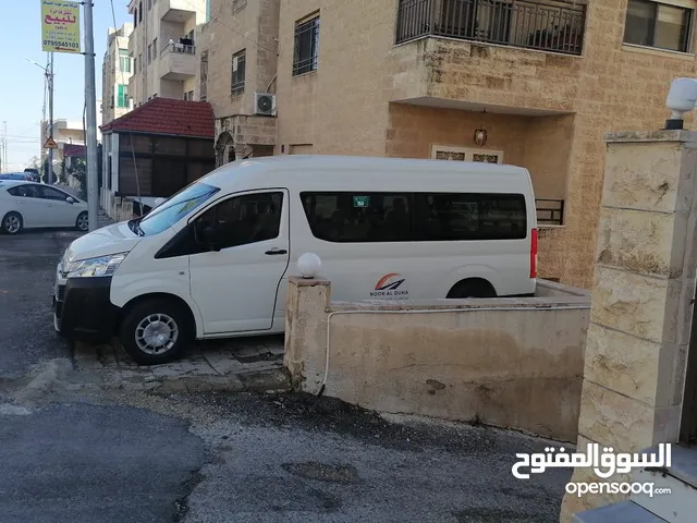 Bus - Van Toyota in Amman