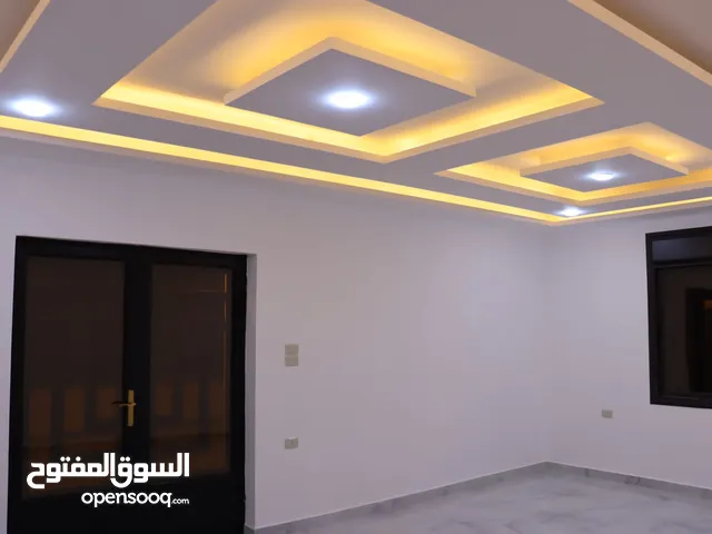 176 m2 3 Bedrooms Apartments for Sale in Zarqa Al Zarqa Al Jadeedeh