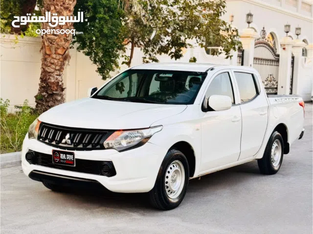 MITSUBISHI L200 2016